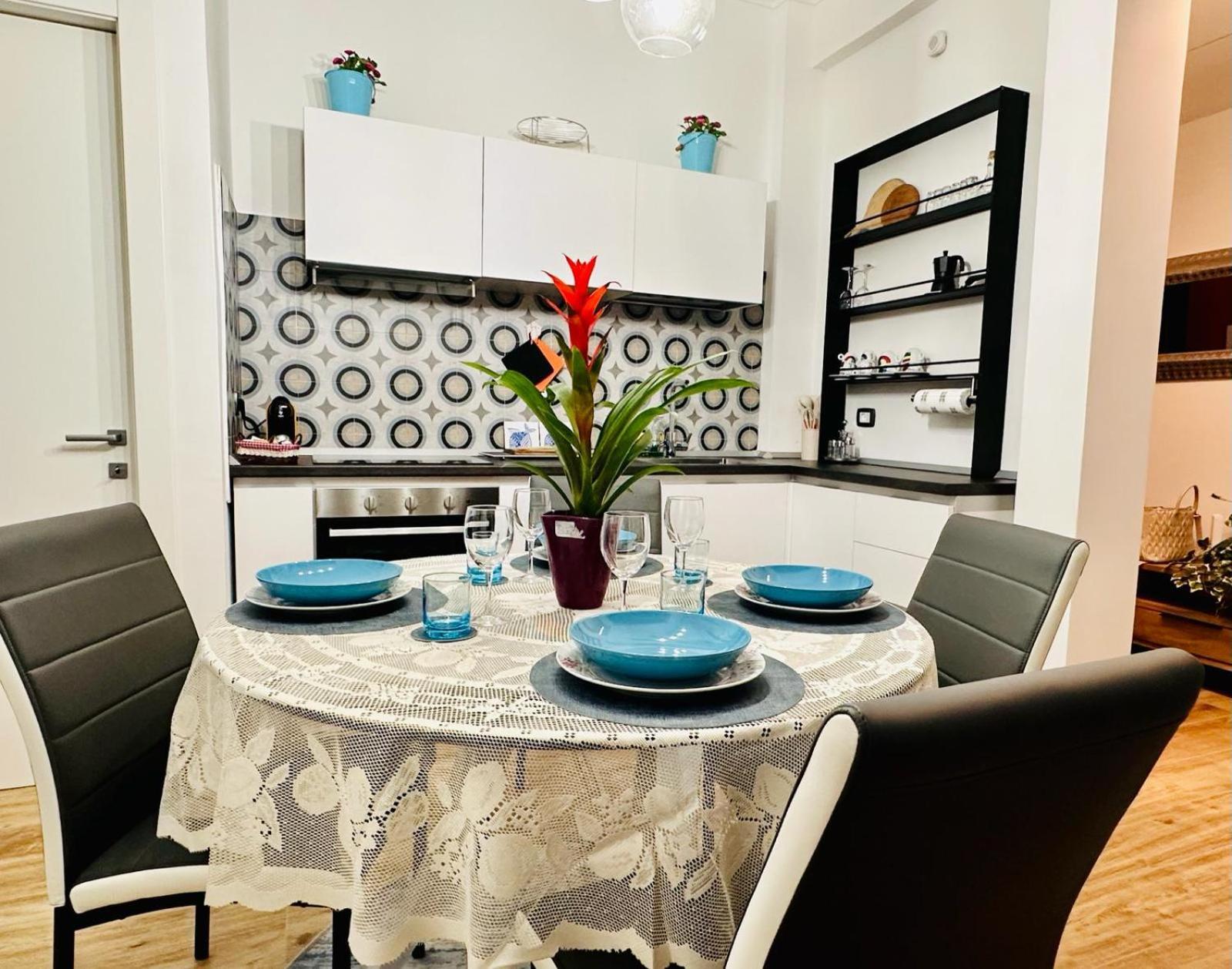 Apartmán Lombardo'S Family - Free Private Parking 700M From The Station! La Spezia Exteriér fotografie